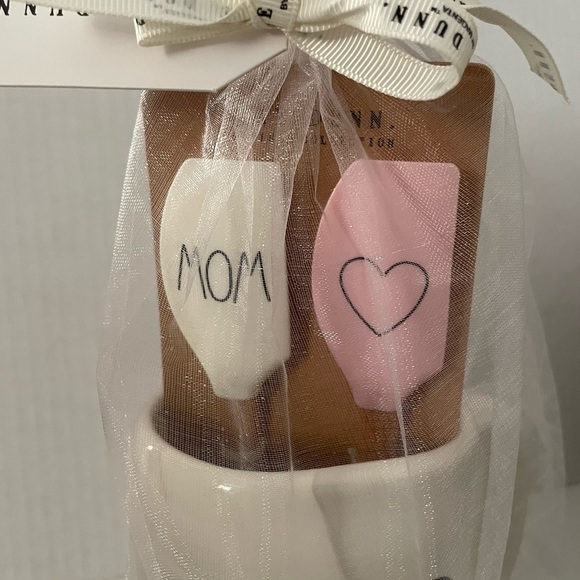 🩷 Rae Dunn Heart Ceramic Mug Gift Set with 2 Mini Spatulas - Heart & Mom - NWT - Picture 4 of 8